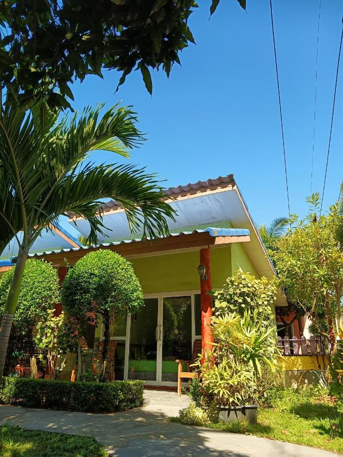 Lucky Bungalows Koh Mook Exteriör bild